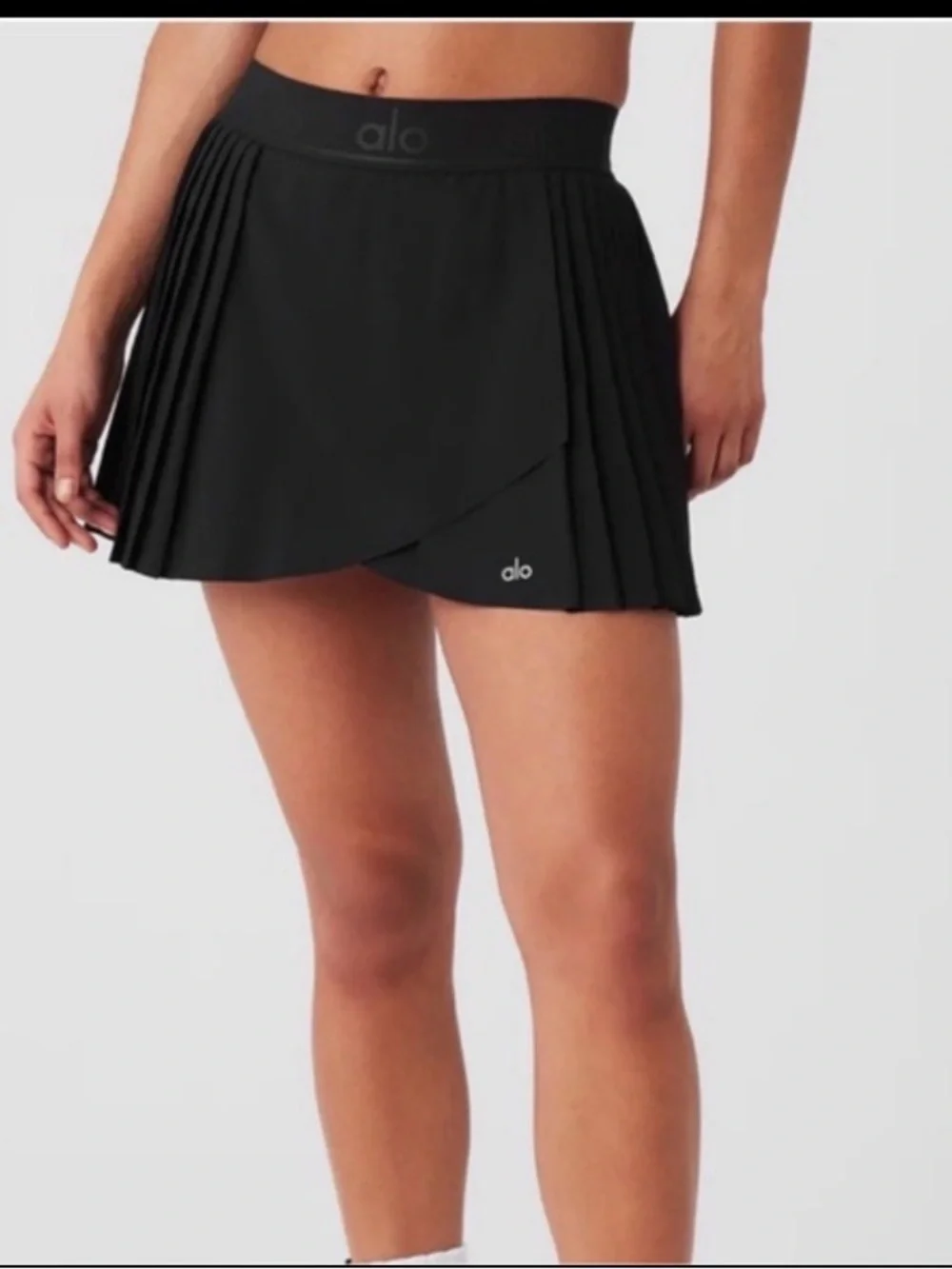 ALO Yoga Black Pleated Tennis Skort with Logo